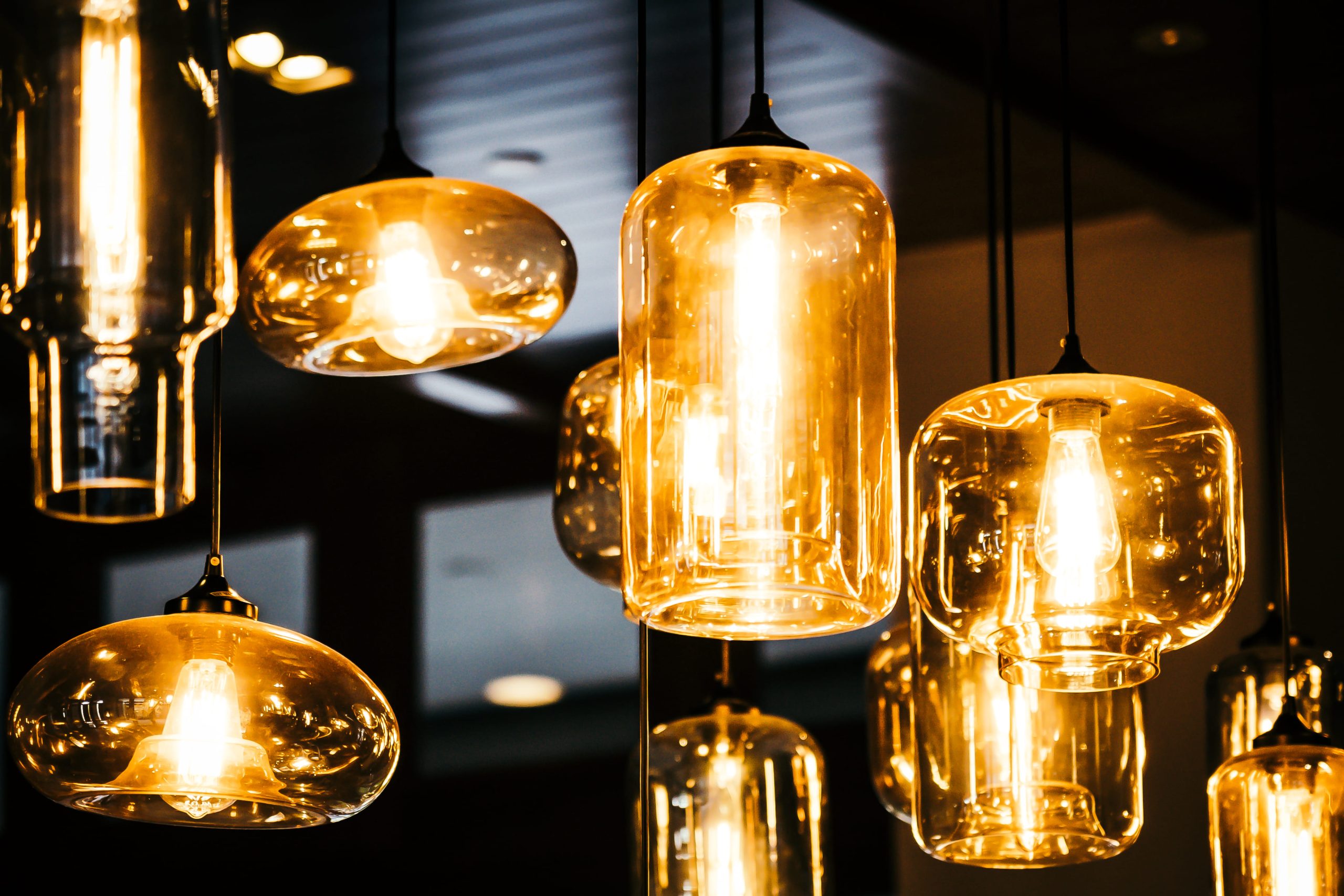 Lighting Manufacturers in UAE: A Practical Buyer’s Guide for Projects and Businesses